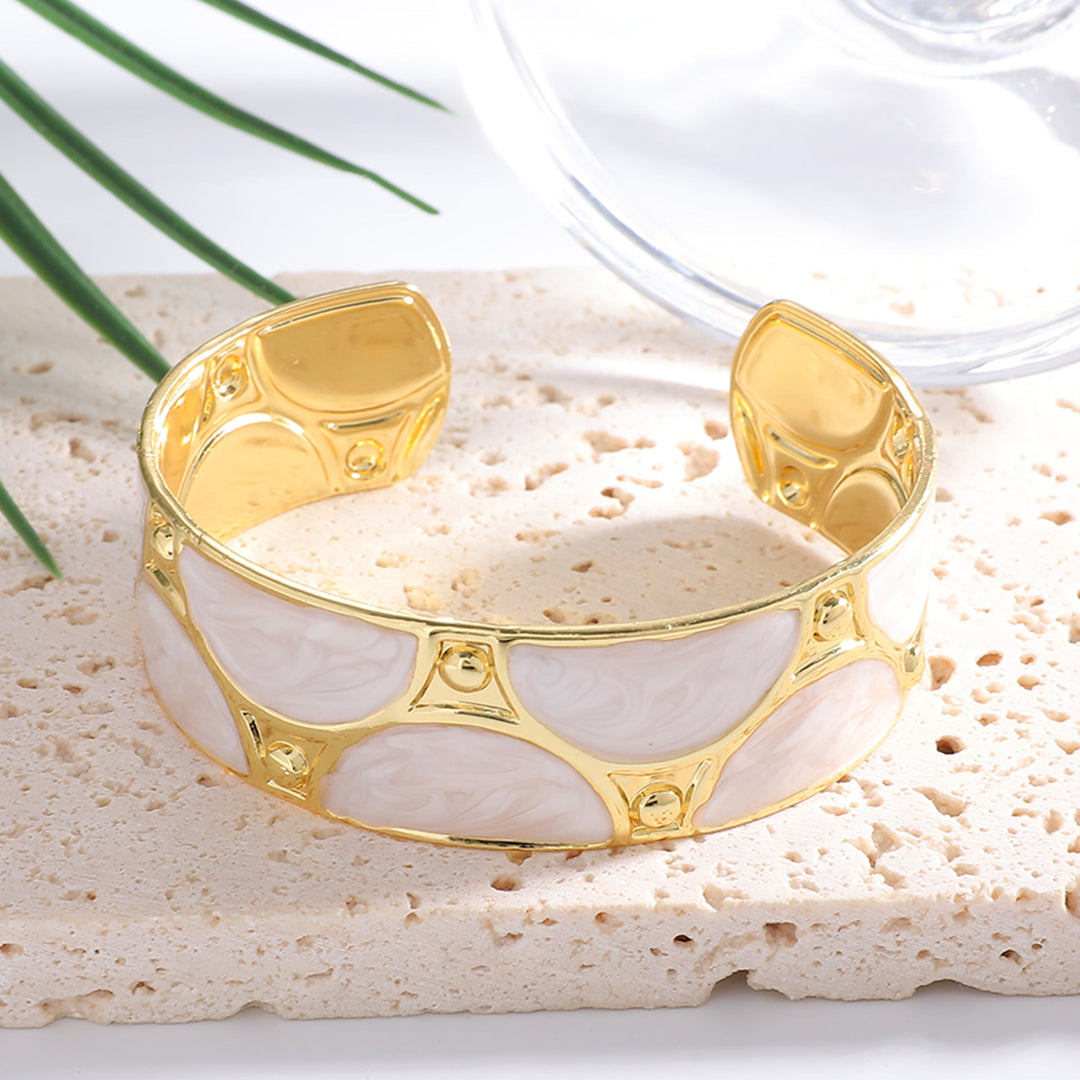 Women's cuff bracelet with artistic design Land Girl