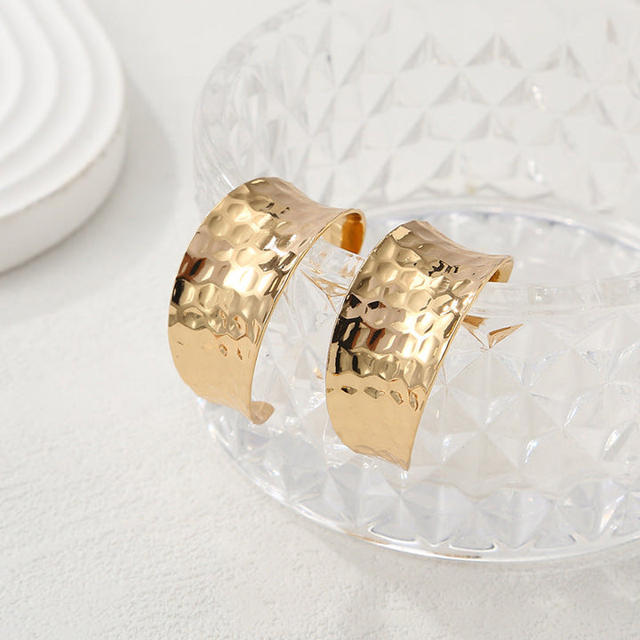 Women's bangles made of high-quality metal with an elegant wave pattern Land Girl
