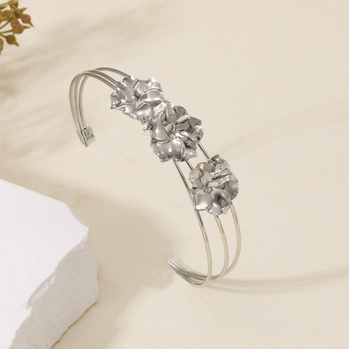 Women's cuff bracelet with artistic leaf motif Land Girl