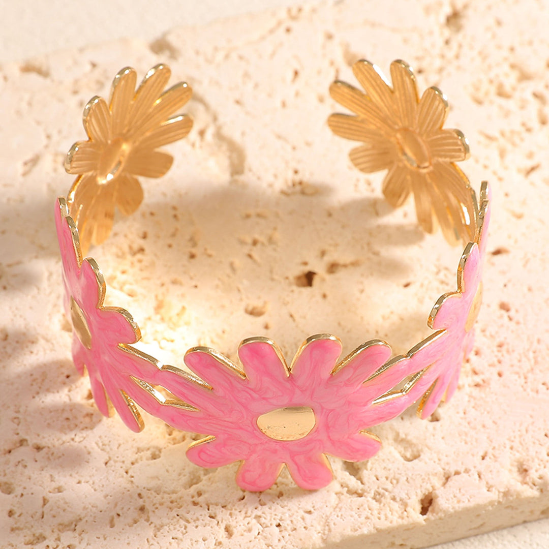 Women's bangle with floral flower pattern Land Girl