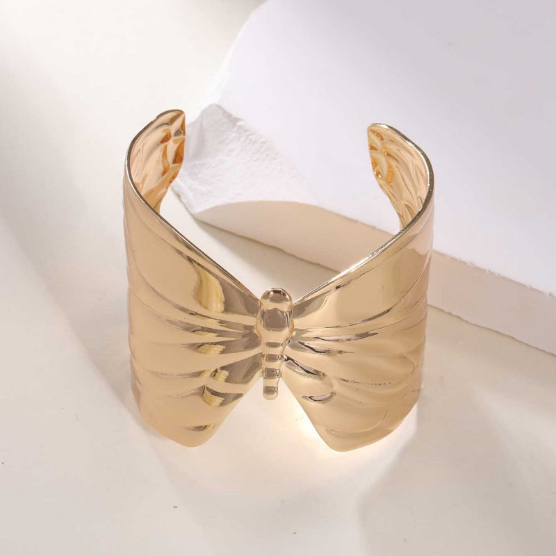 Women's Open Bangle with Elegant Wave Design Land Girl