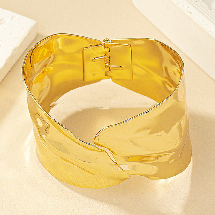 Women's Open Bangle in Stylish, Curved Design Land Girl