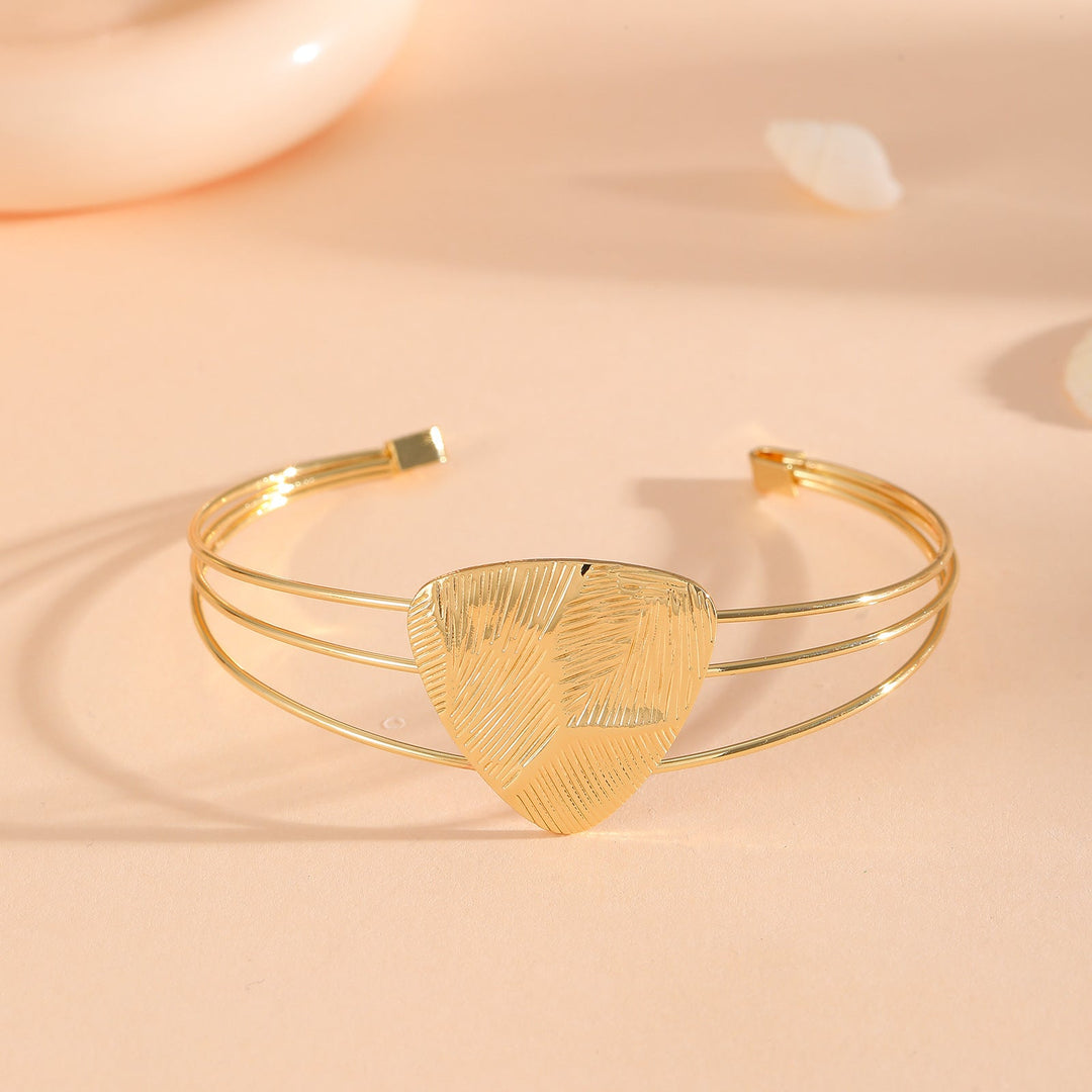 Women's bracelet with intricate bow design Land Girl