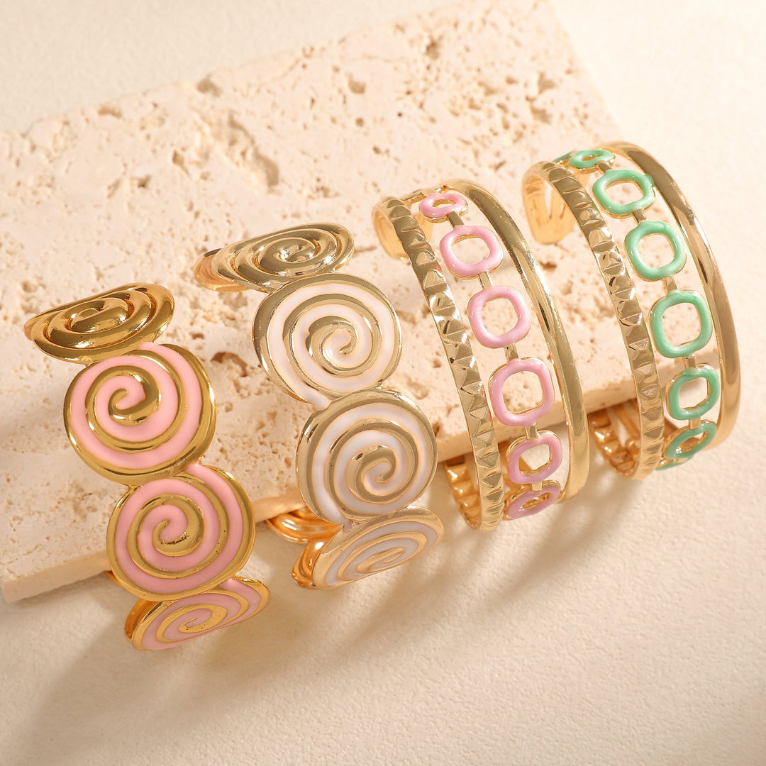 Women's cuff with elegant spiral design Land Girl
