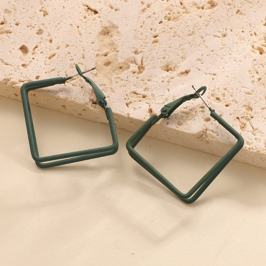 Women Geometric Earrings made of high-quality metal Land Girl