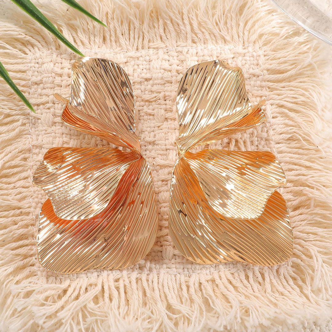 Women's ear clips in an elegant, textured design Land Girl