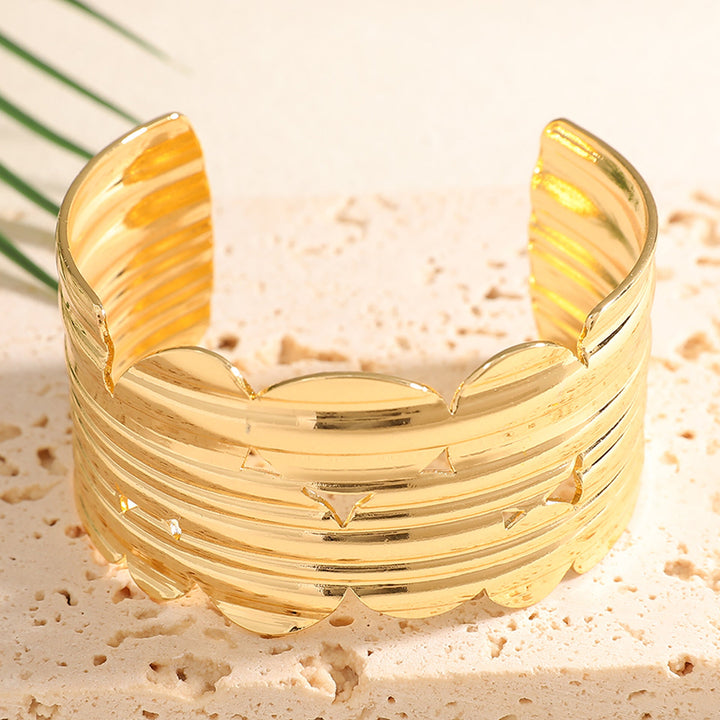 Ladies Open Bangle with Artistic Coral Pattern Land Girl