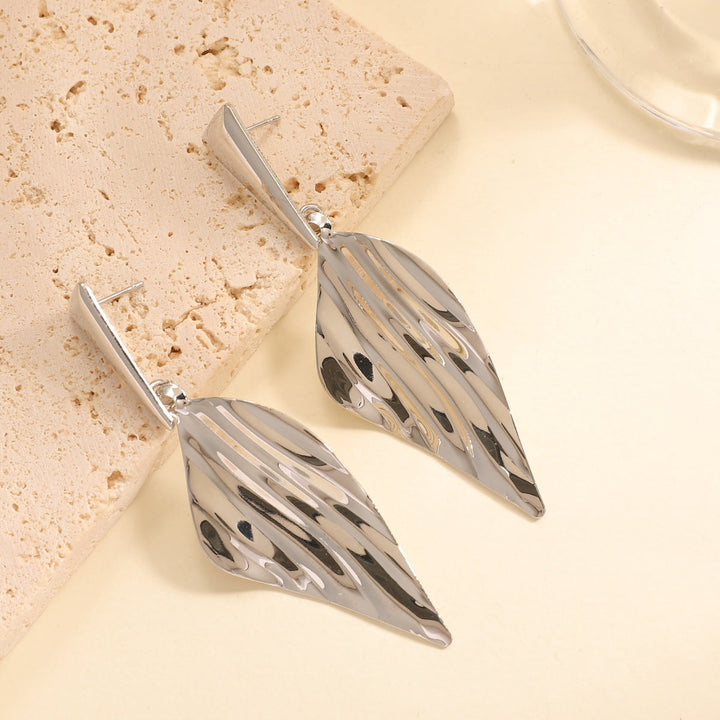 Women's Hanging Earrings in Stylish Leaf Design Land Girl