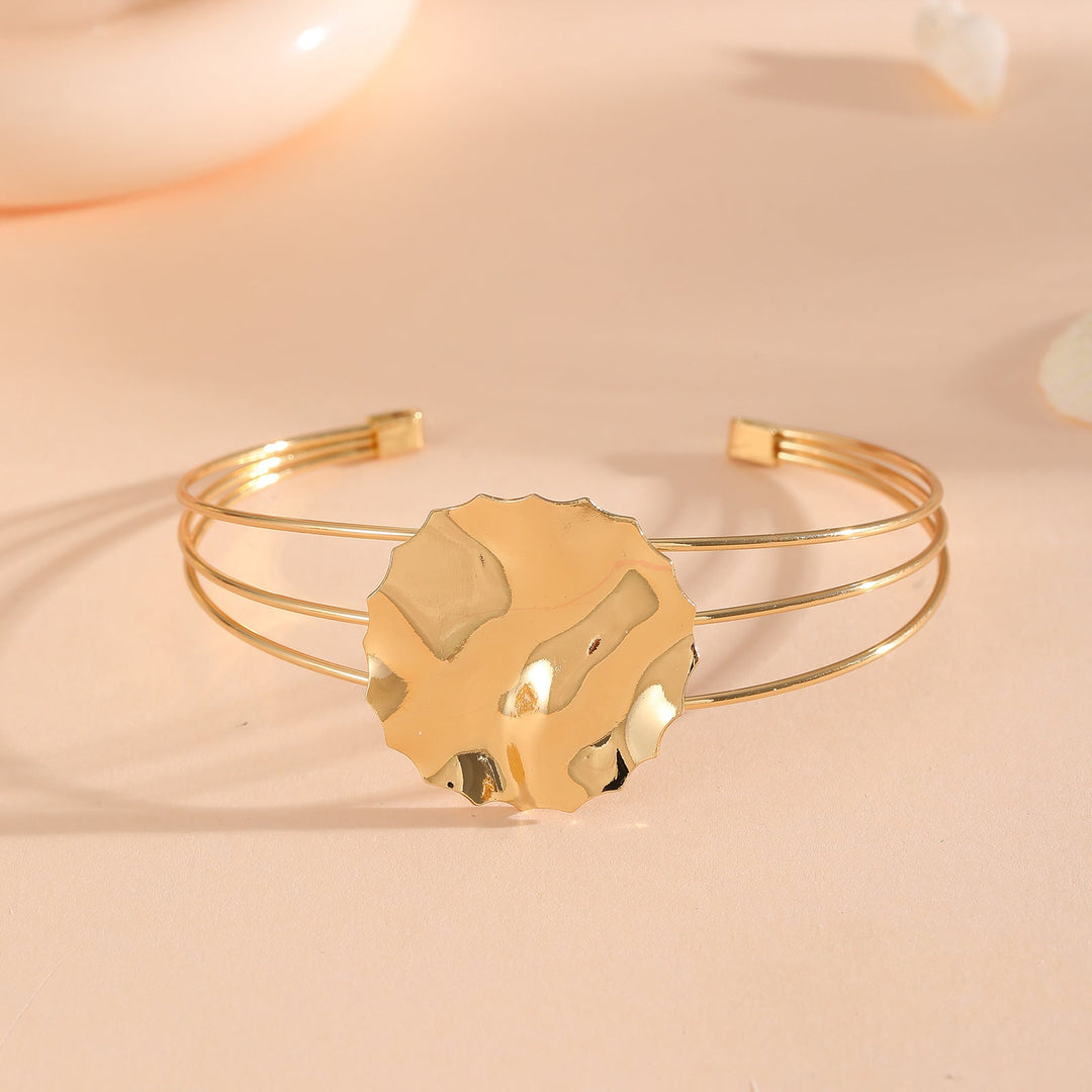Women's bracelet with intricate bow design Land Girl