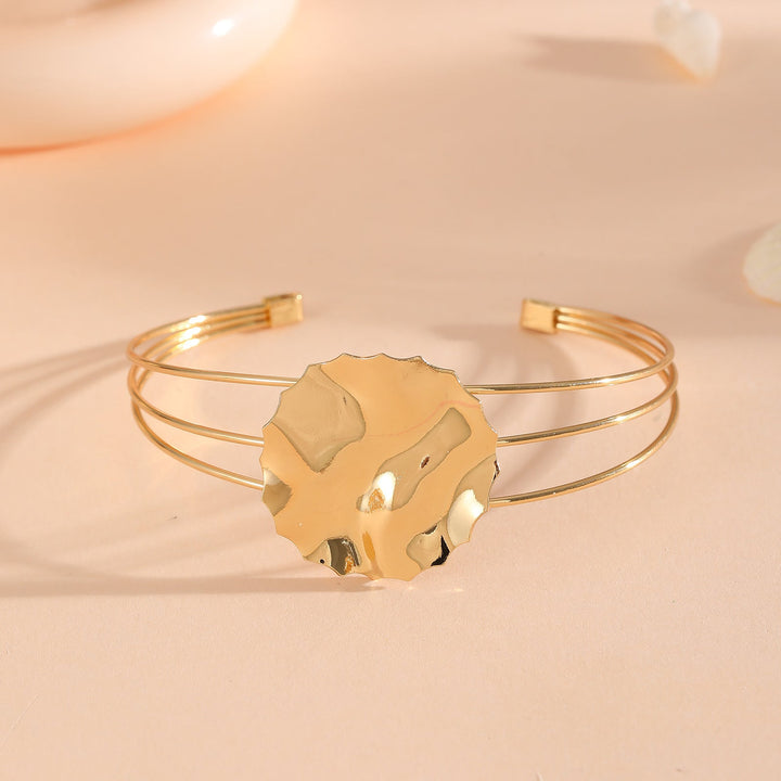 Women's bracelet with intricate bow design Land Girl