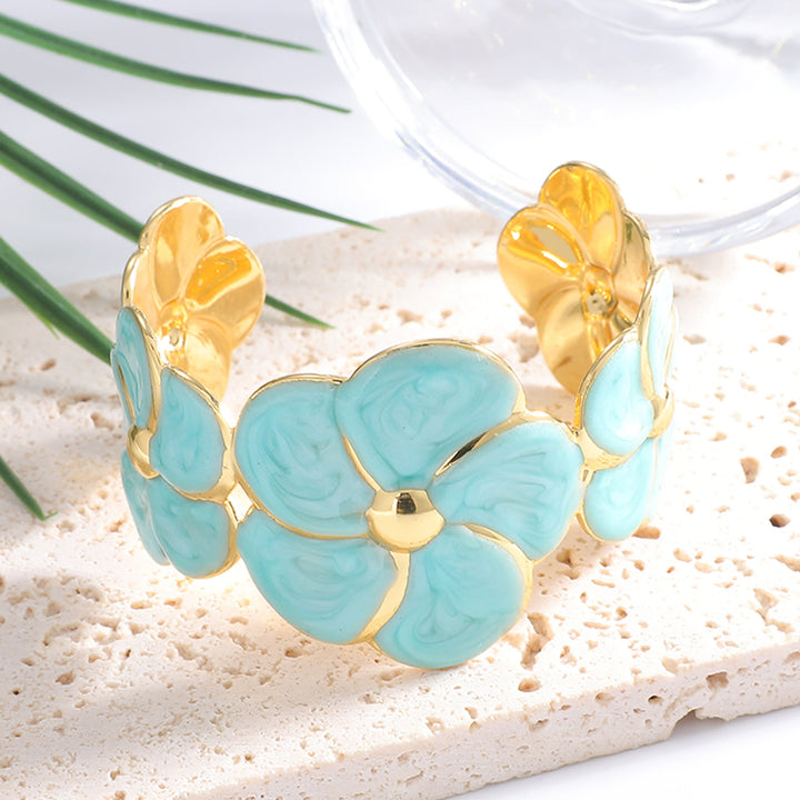 Ladies cuff bracelet with elaborate flower pattern Land Girl