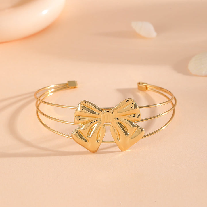 Women's bracelet with intricate bow design Land Girl