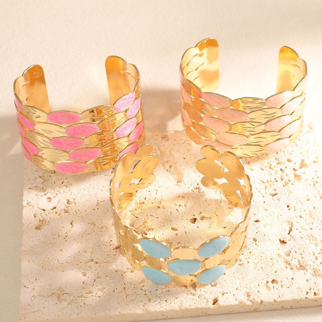 Ladies bracelet with intricate floral design Land Girl