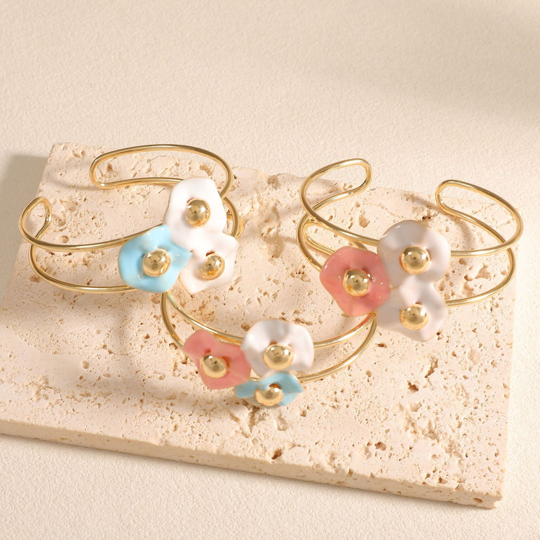 Women's bangle with elaborate floral design Land Girl