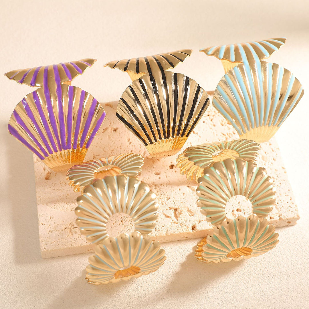 Women's bangle with elegant shell design Land Girl