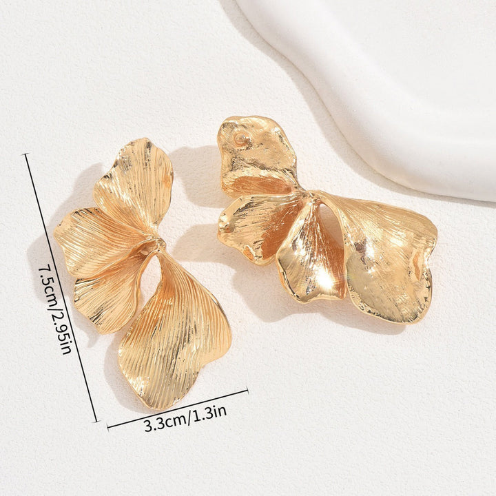Women's ear clips in an elegant, textured design Land Girl