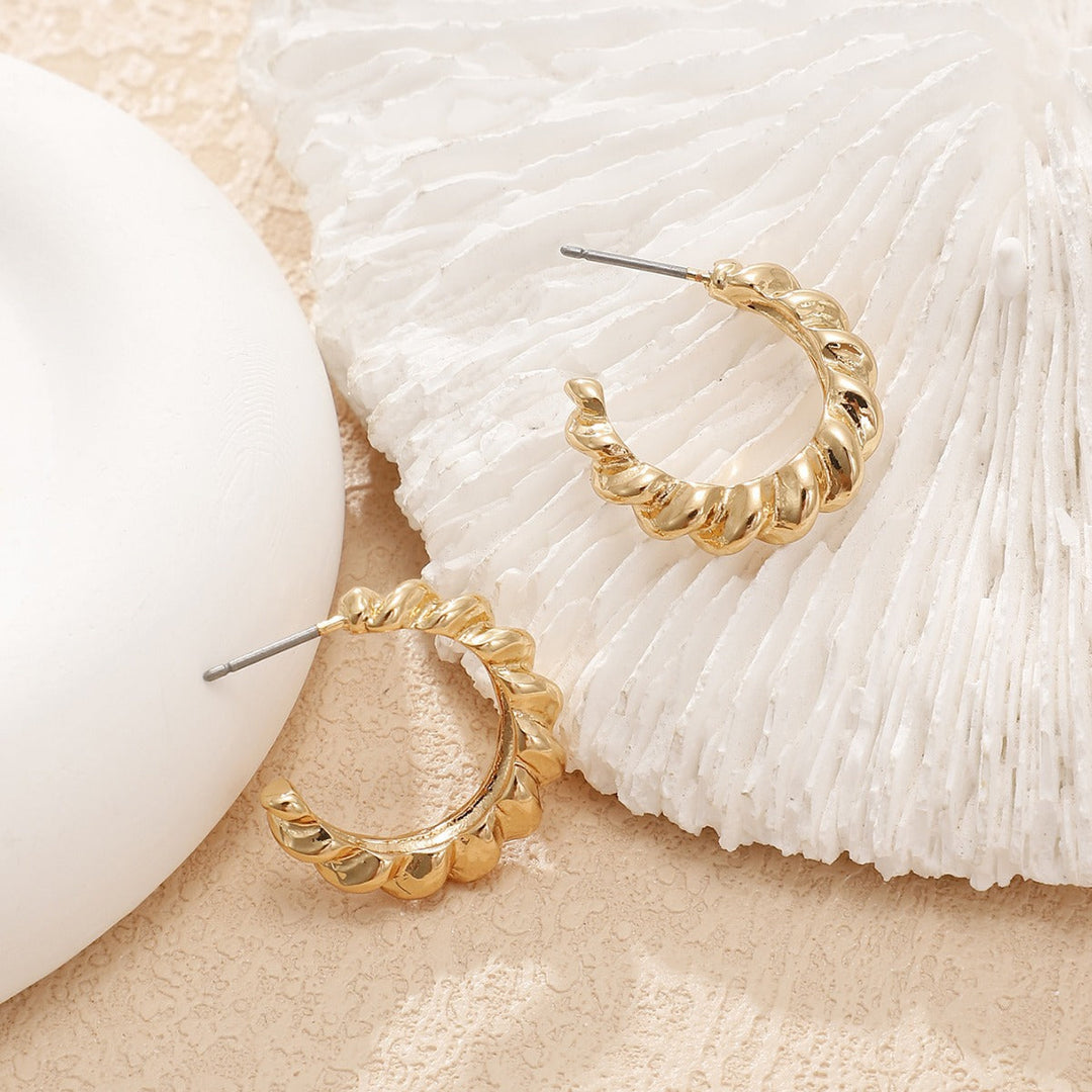 Women Hanging Earrings with Elegant Wave Design Land Girl