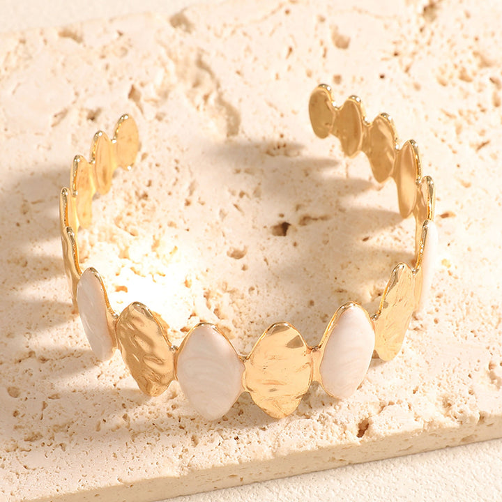 Ladies Open Bangle made of noble metal with elegant motif Land Girl