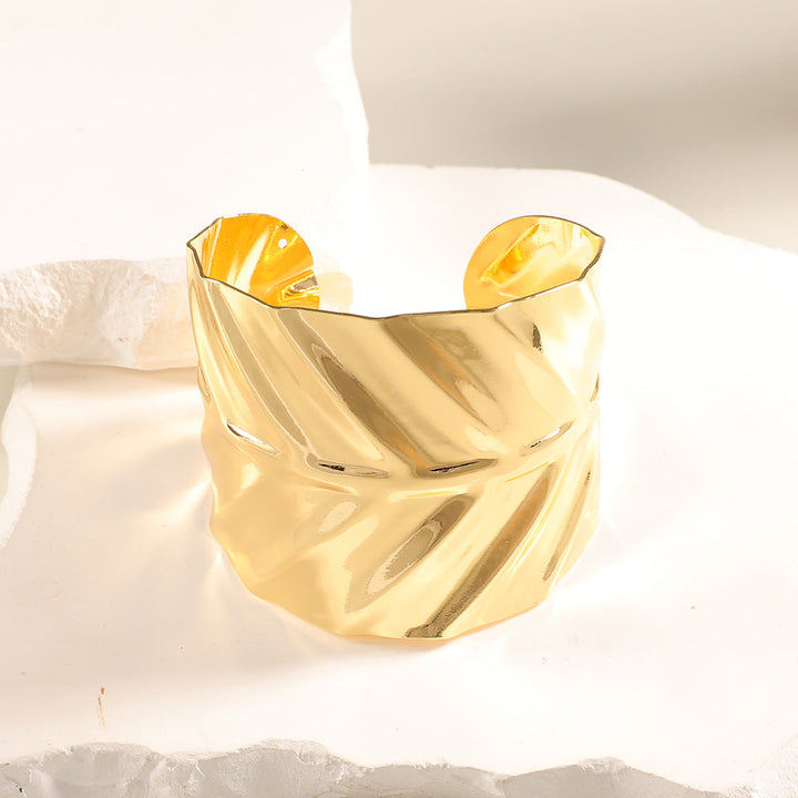 Women Open Bangle with Artistic Relief Design Land Girl