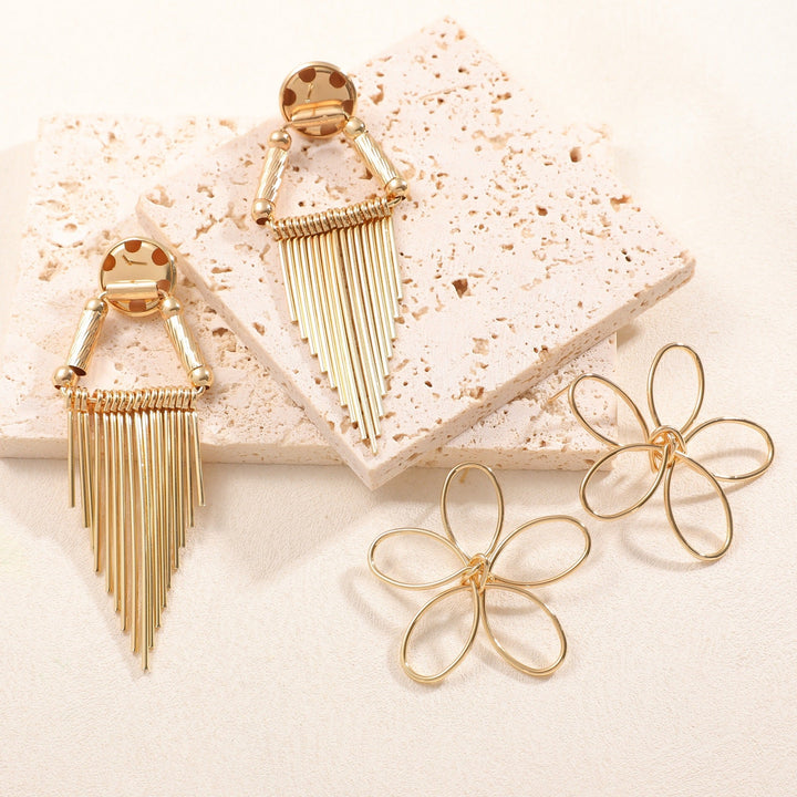 Ladies Hanging Earrings in Artistic Flower Design Land Girl
