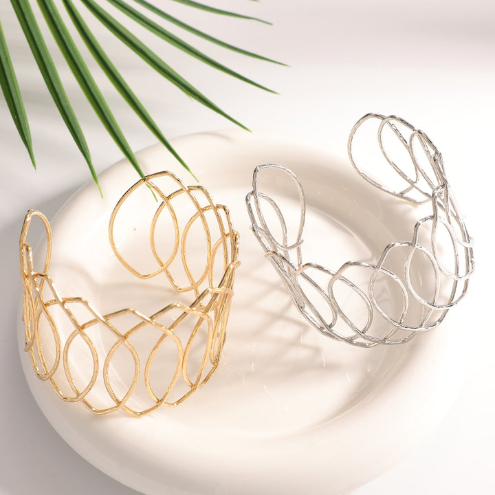 Women Open Bangle with Artfully Curved Design Land Girl