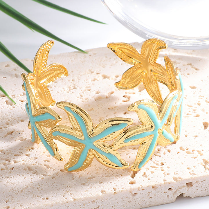 Ladies Open Cuff Bracelet with Expressive Star Motif Land Girl