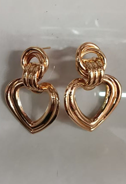 Women’s earrings in modern heart design Land Girl