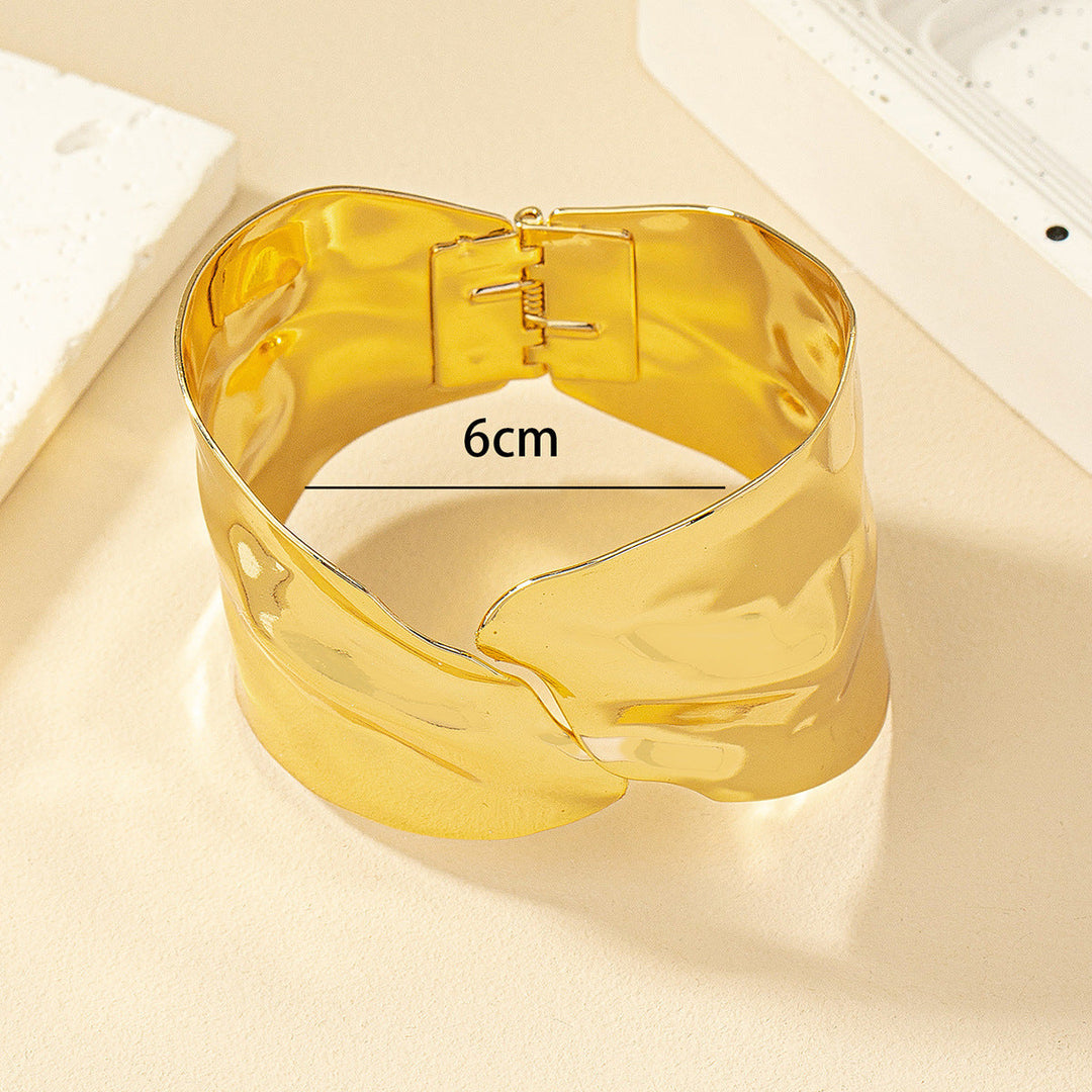 Women's Open Bangle in Stylish, Curved Design Land Girl