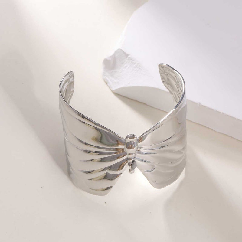 Women's Open Bangle with Elegant Wave Design Land Girl