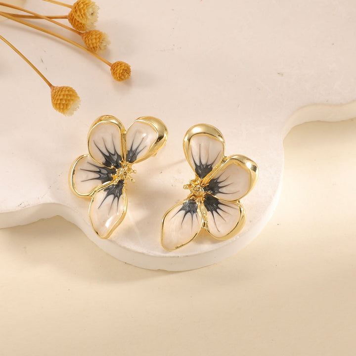 Women's ear clips in elegant floral design with a glossy coating Land Girl