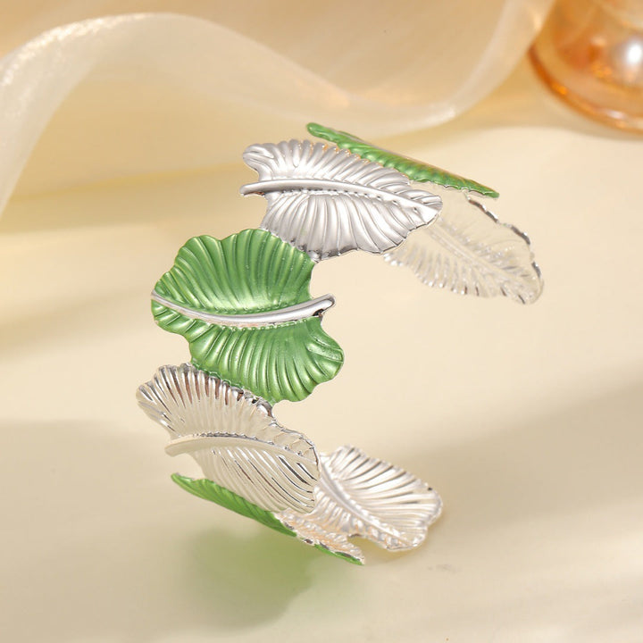 Women’s bracelet with elaborate leaf design Land Girl