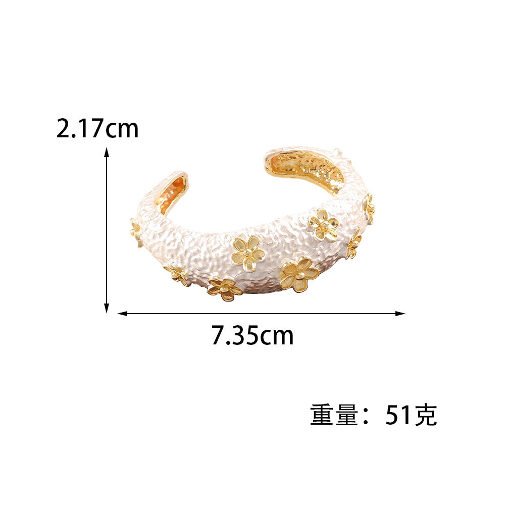 Women's bracelet with intricate flower design Land Girl