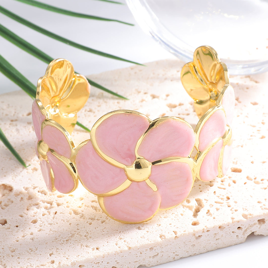 Ladies cuff bracelet with elaborate flower pattern Land Girl