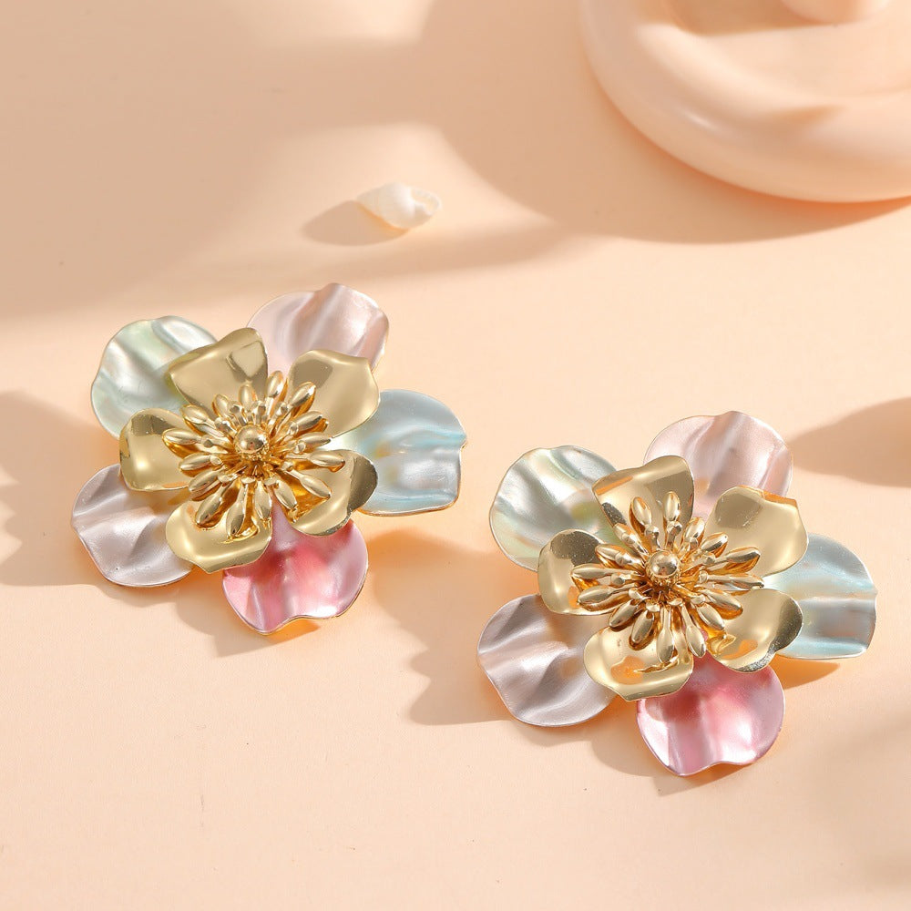 Women's hair clips in playful flower design Land Girl