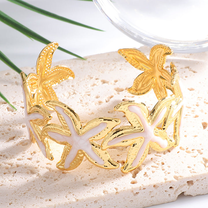 Ladies Open Cuff Bracelet with Expressive Star Motif Land Girl