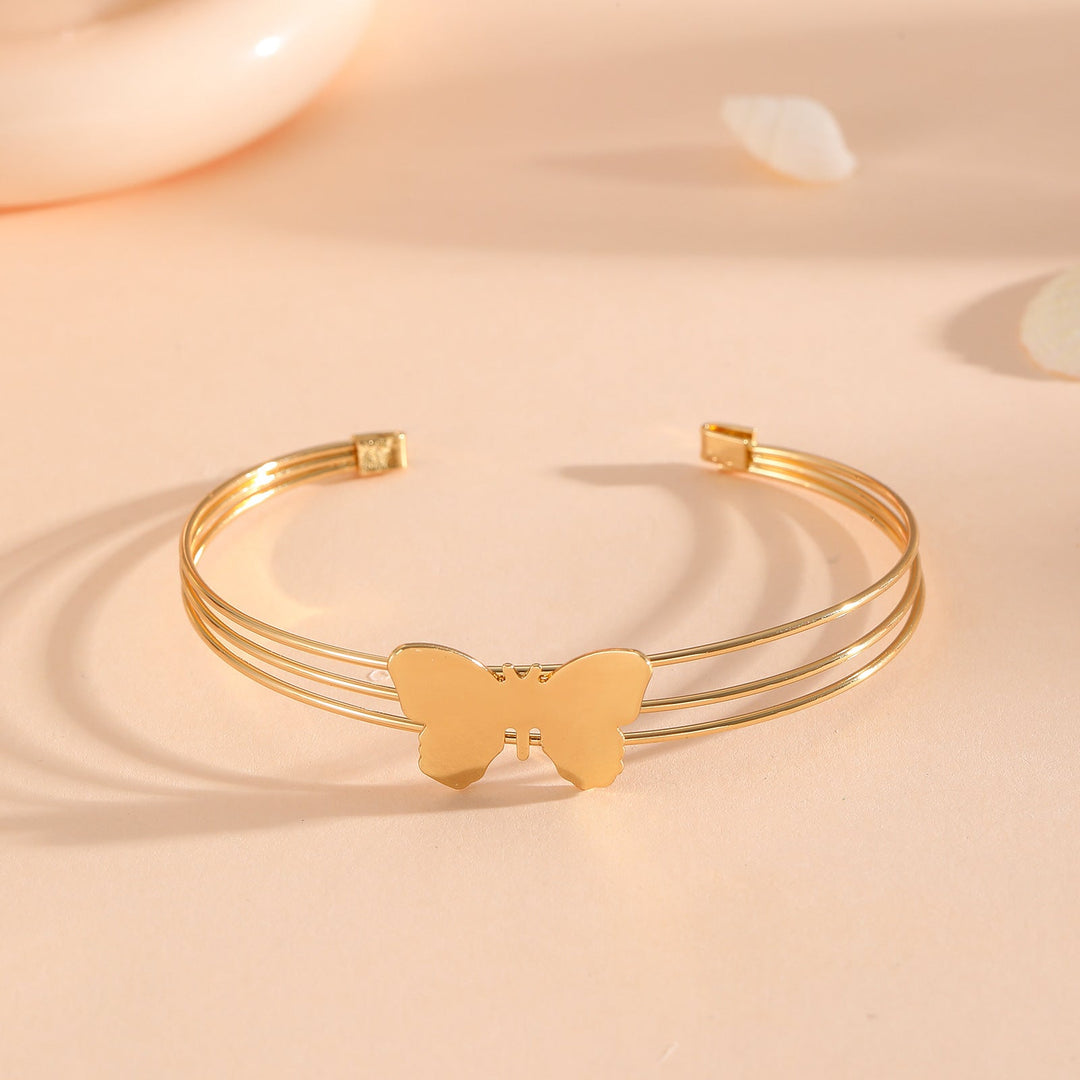 Women's bracelet with intricate bow design Land Girl