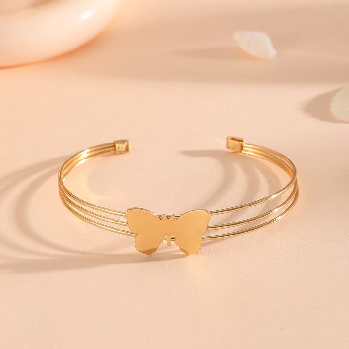 Women's bracelet with intricate bow design Land Girl