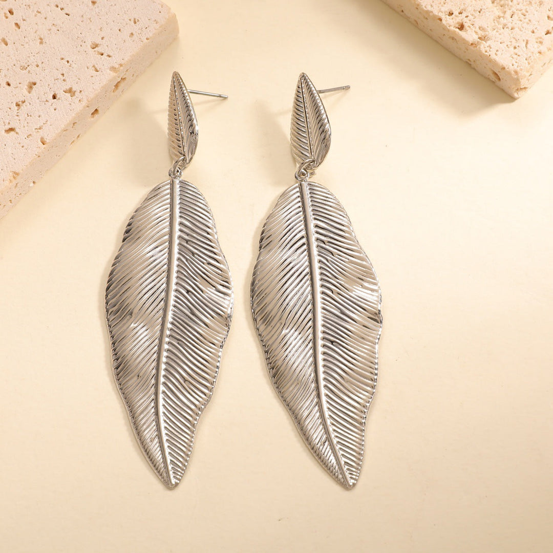 Women's Hanging Earrings in Elegant Leaf Design Land Girl