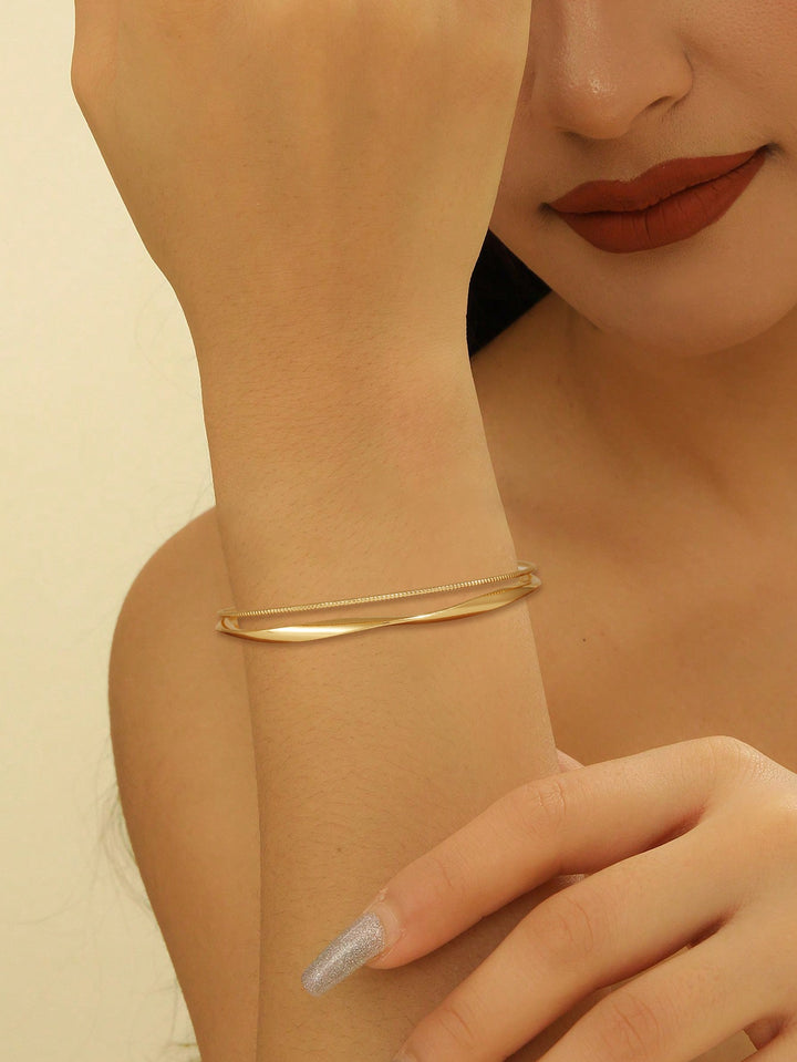 Ladies' bangle with elegant curved design Land Girl