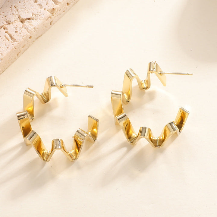 Women's Drop Earrings with Wavy Design Land Girl