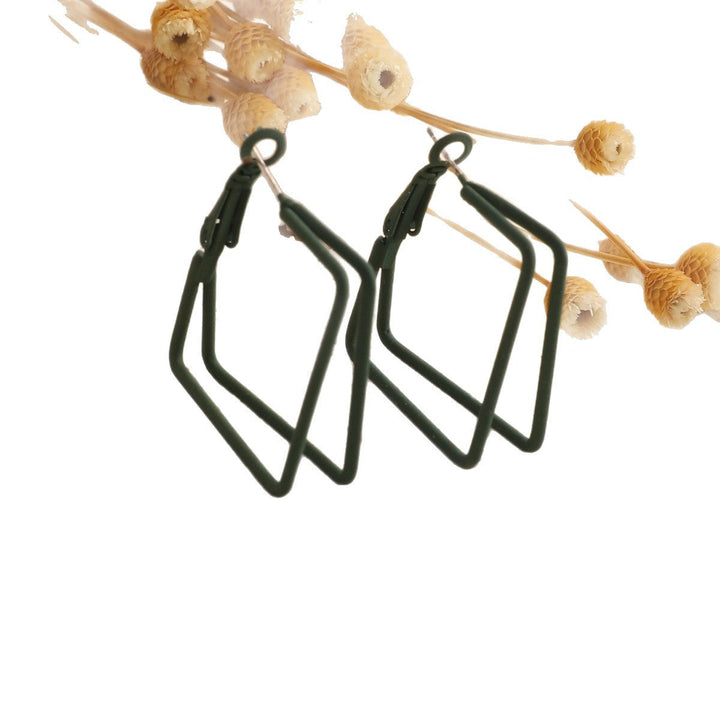 Women Geometric Earrings made of high-quality metal Land Girl