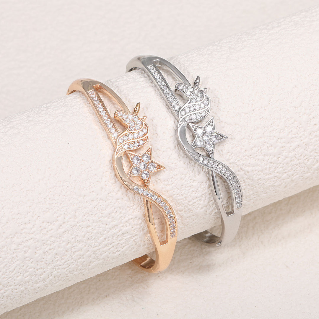 Ladies bracelet with elaborate infinity symbol and sparkling zirconia Land Girl