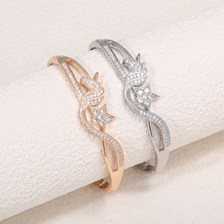 Ladies bracelet with elaborate infinity symbol and sparkling zirconia Land Girl