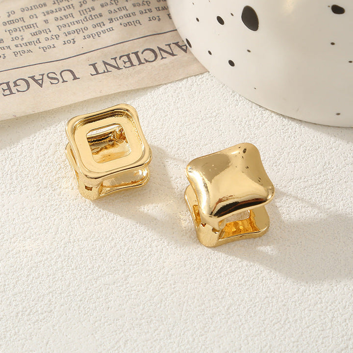 Women's ear clips in elegant shell design Land Girl